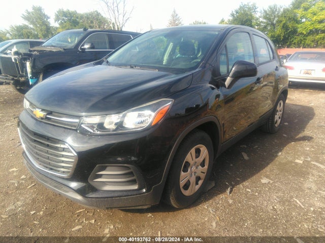 Chevrolet TRAX LS 2018 3GNCJKSB2JL326592 Image 2