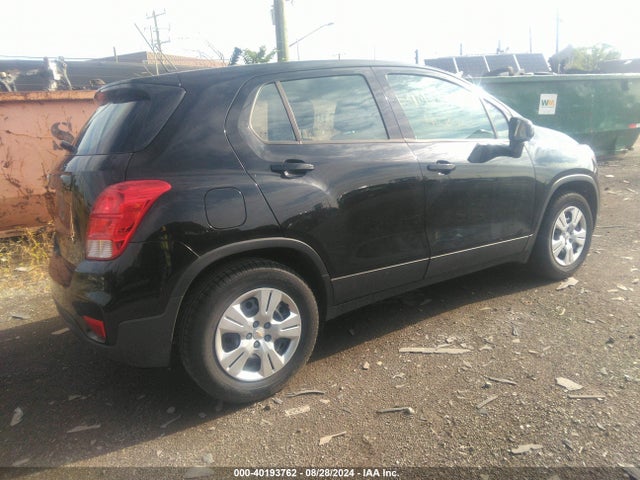 Chevrolet TRAX LS 2018 3GNCJKSB2JL326592 Image 4