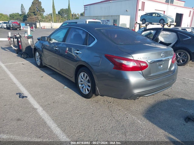 Nissan Altima 2.5 S 2018 1N4AL3AP7JC121204 Image 3