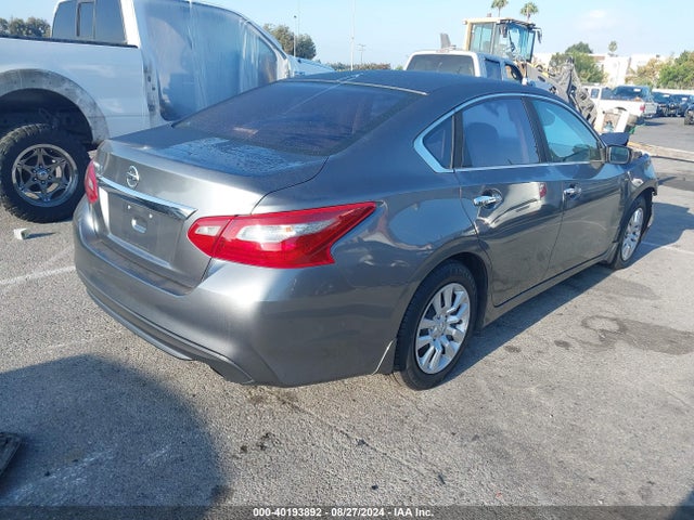 Nissan Altima 2.5 S 2018 1N4AL3AP7JC121204 Image 4
