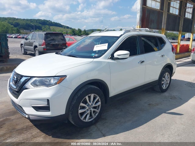 Nissan ROGUE SV 2017 KNMAT2MV2HP531149 Image 2
