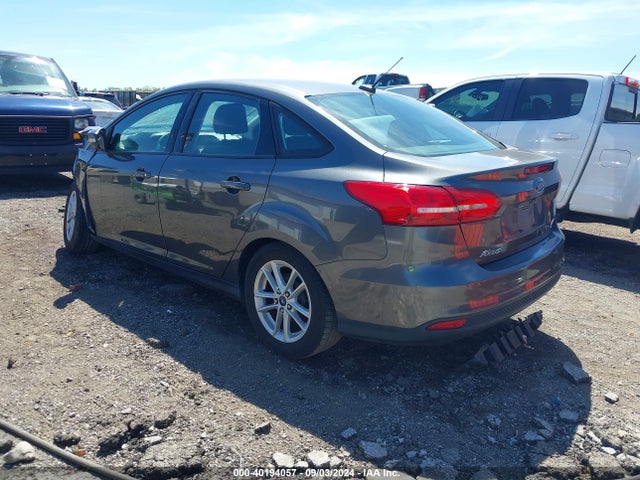 Ford FOCUS SE 2017 1FADP3F24HL315858 Image 3