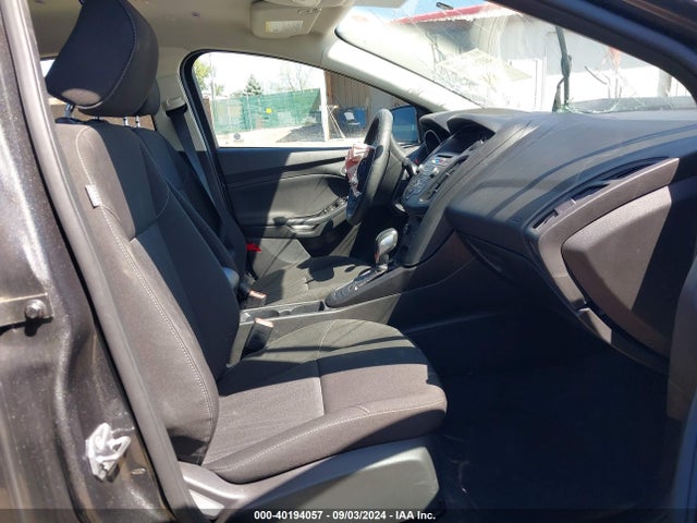 Ford FOCUS SE 2017 1FADP3F24HL315858 Image 5