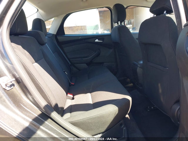 Ford FOCUS SE 2017 1FADP3F24HL315858 Image 8