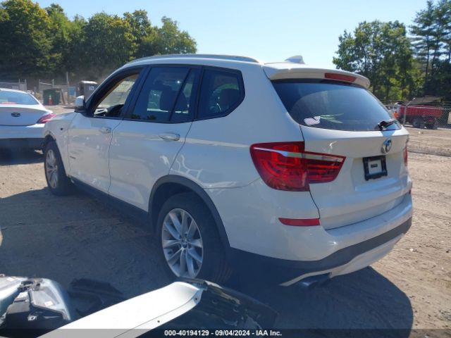 2016 BMW X3 5UXWX9C50G0D65744 Photo 2