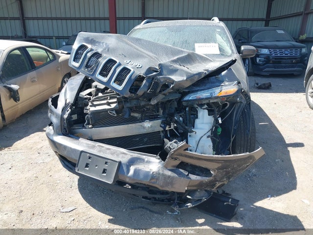 1C4PJMCS0HW588569 Jeep Cherokee Latitude 4x4