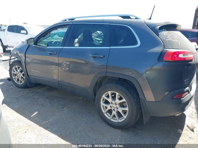 1C4PJMCS0HW588569 Jeep Cherokee Latitude 4x4