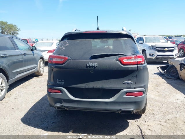 1C4PJMCS0HW588569 Jeep Cherokee Latitude 4x4