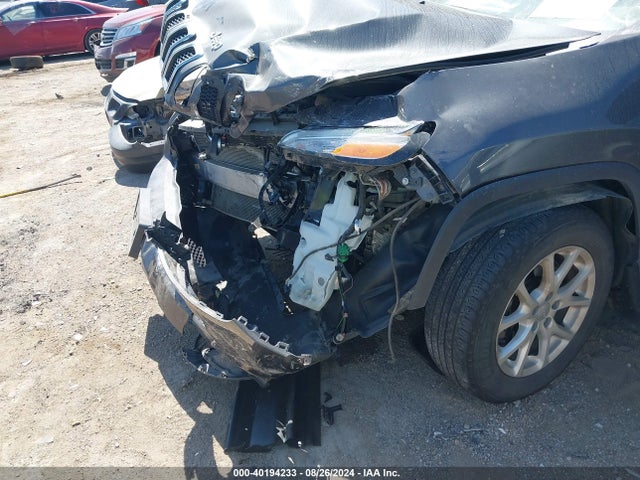 1C4PJMCS0HW588569 Jeep Cherokee Latitude 4x4