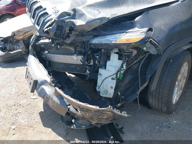 1C4PJMCS0HW588569 Jeep Cherokee Latitude 4x4