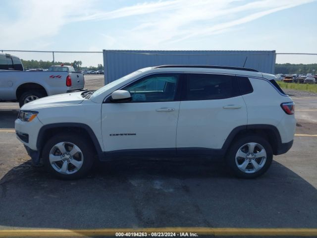 3C4NJDBBXKT628498 Jeep Compass Latitude 4x4