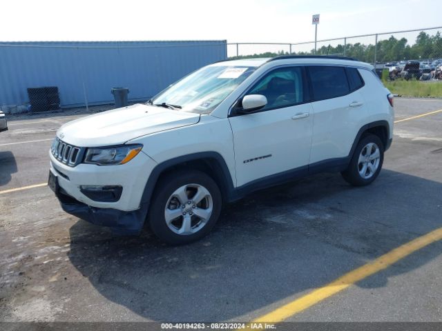 3C4NJDBBXKT628498 Jeep Compass Latitude 4x4