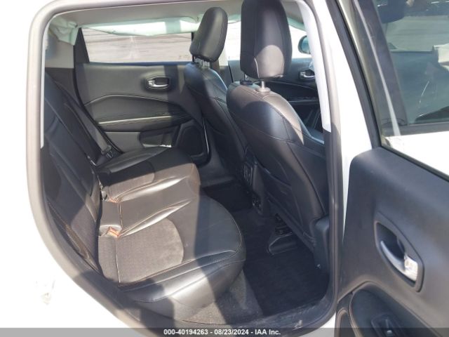 3C4NJDBBXKT628498 Jeep Compass Latitude 4x4