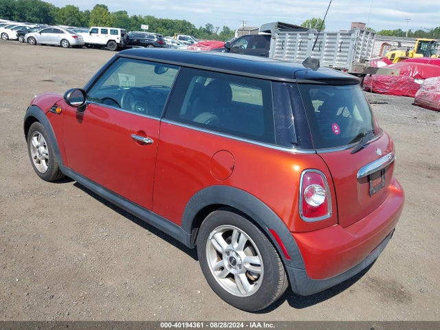 2013 MINI HARDTOP WMWSU3C57DT677876 Photo 2