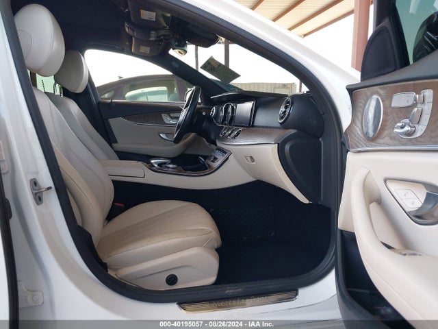 WDDZF4KB9KA576877 Mercedes-Benz E 300 4matic