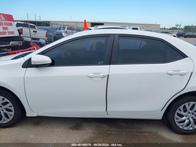 Toyota COROLLA LE 2017 5YFBURHE0HP721812 Image 14