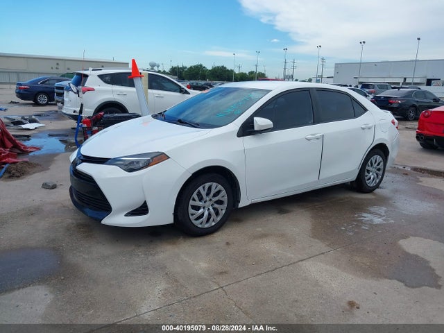 Toyota COROLLA LE 2017 5YFBURHE0HP721812 Image 2