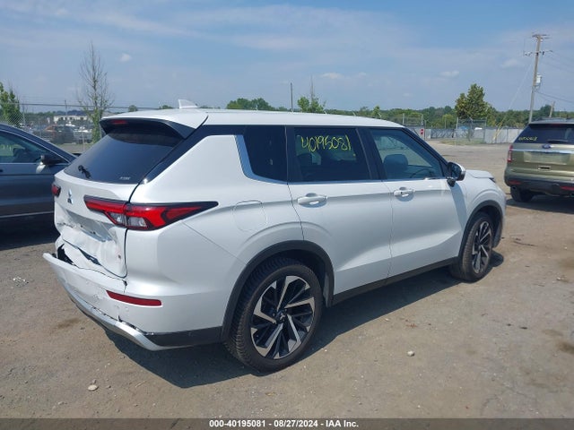 2022 MITSUBISHI OUTLANDER JA4J4UA89NZ081274 Photo 3