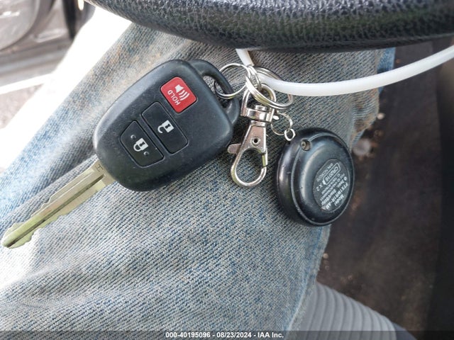 Toyota Rav4 Xle 2015 JTMRFREV9FJ050199 Image 11