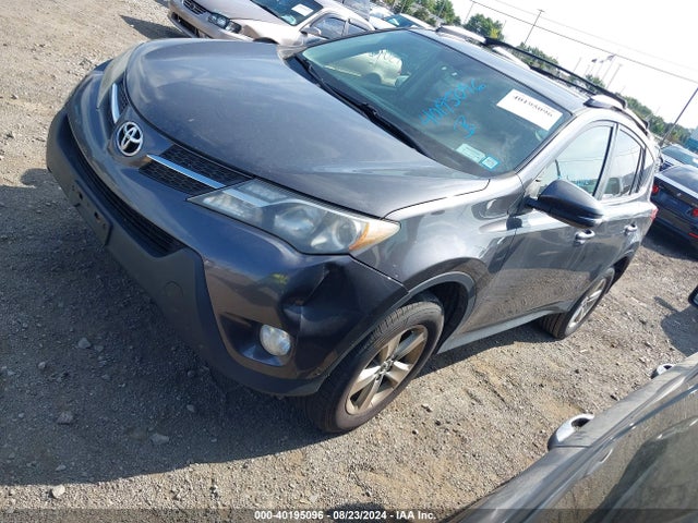 Toyota Rav4 Xle 2015 JTMRFREV9FJ050199 Image 2
