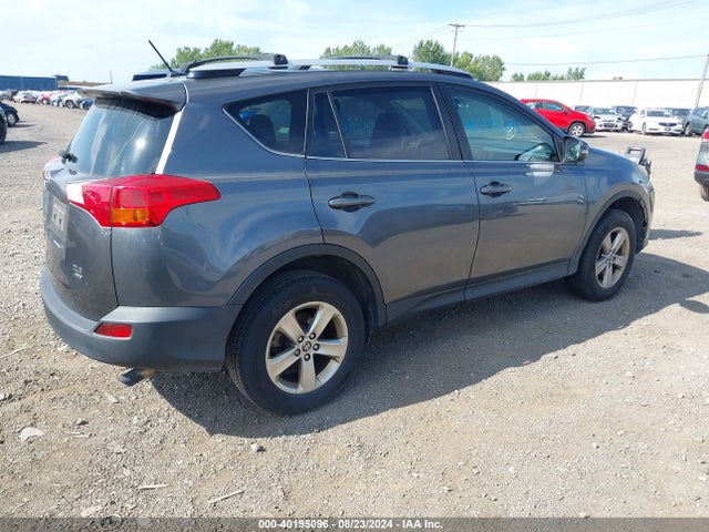 Toyota Rav4 Xle 2015 JTMRFREV9FJ050199 Image 4