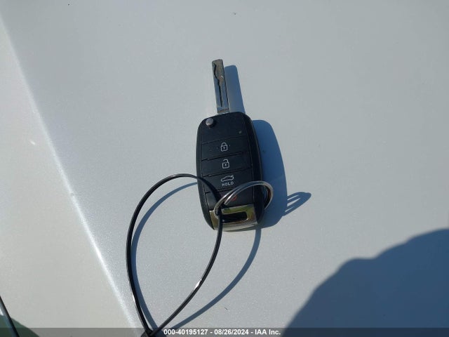 KIA Optima Lx 2015 KNAGM4A7XF5619252 Image 11