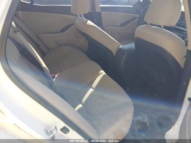 KIA Optima Lx 2015 KNAGM4A7XF5619252 Image 8