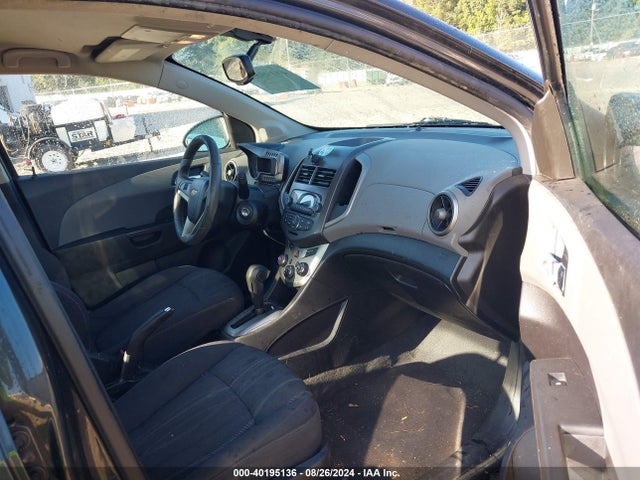 Chevrolet Sonic Lt Auto 2015 1G1JC5SH6F4186147 Image 5