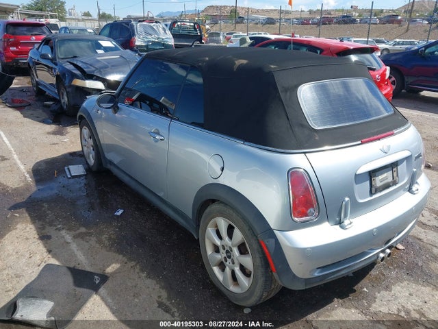 2006 MINI COOPER S WMWRH33526TF87463 Photo 2