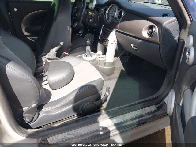 2006 MINI COOPER S WMWRH33526TF87463 Photo 4