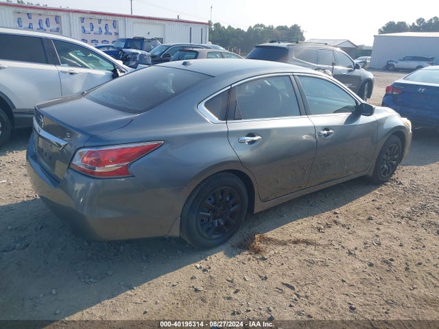 Nissan Altima 2.5 S 2015 1N4AL3AP1FC167084 Image 4
