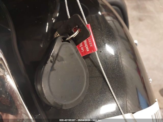 2018 HARLEY-DAVIDSON FLHTCUTG 1HD1MAD10JB850006 Photo 10