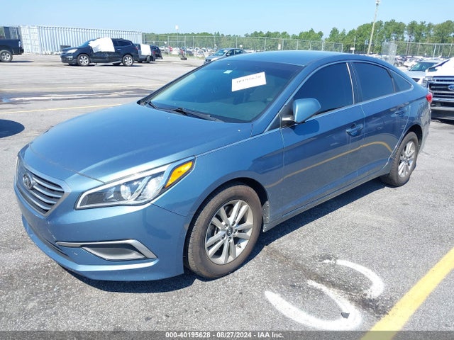 Hyundai SONATA SE 2017 5NPE24AF6HH452396 Image 2