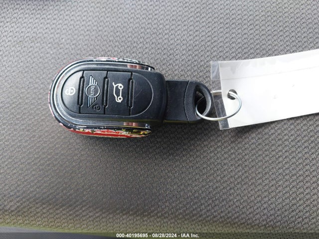 2019 MINI CLUBMAN WMWLV9C5XK2H66660 Photo 10