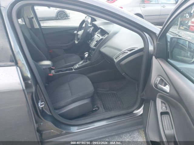 1FADP3K24FL301333 Ford FOCUS SE