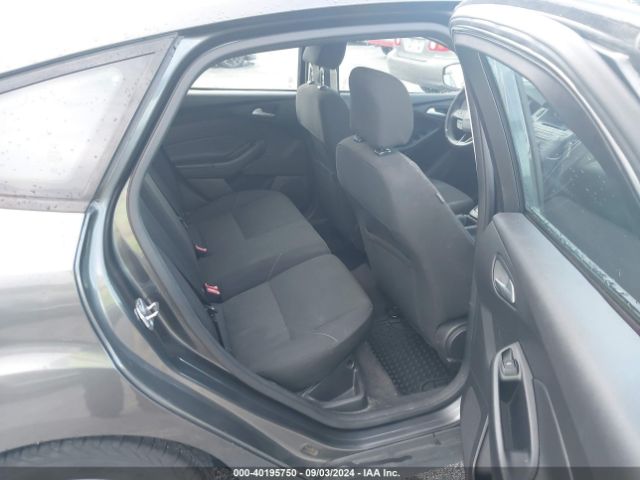 1FADP3K24FL301333 Ford FOCUS SE