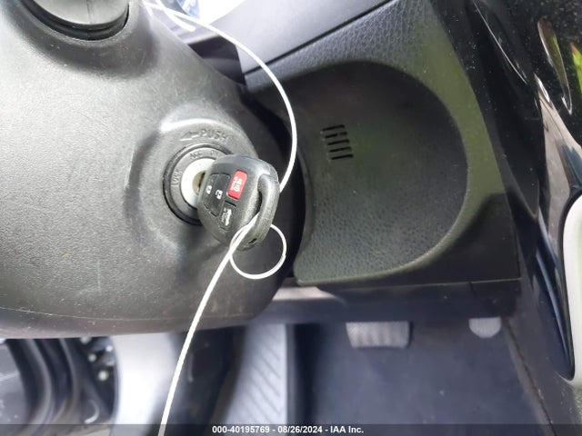 Toyota COROLLA LE 2018 5YFBURHE5JP820258 Image 11