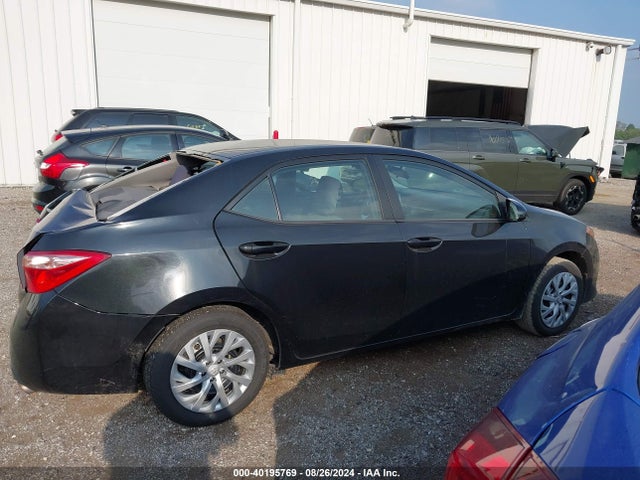 Toyota COROLLA LE 2018 5YFBURHE5JP820258 Image 13