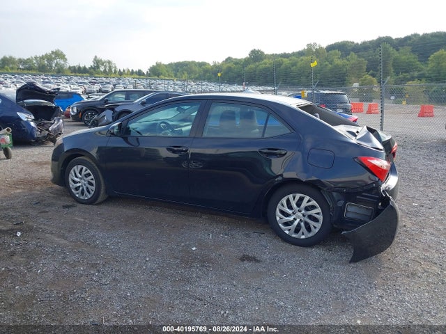 Toyota COROLLA LE 2018 5YFBURHE5JP820258 Image 14