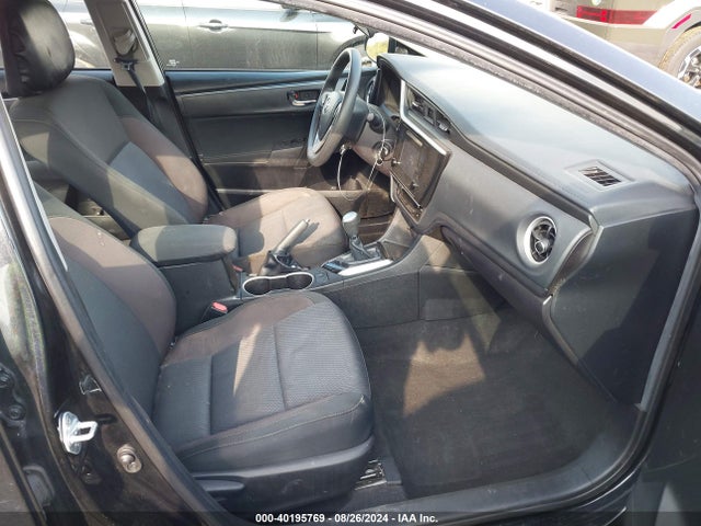 Toyota COROLLA LE 2018 5YFBURHE5JP820258 Image 5