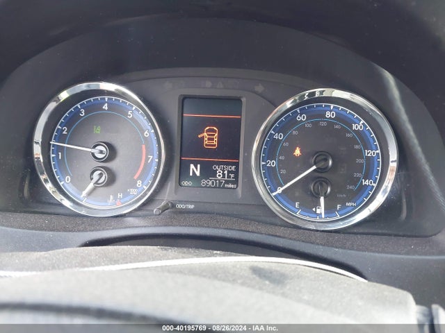 Toyota COROLLA LE 2018 5YFBURHE5JP820258 Image 7