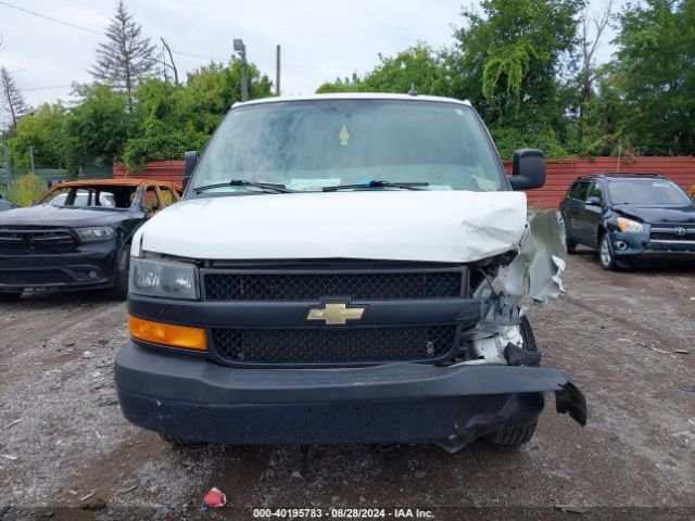 1GCWGAFP8J1286014 Chevrolet Express 2500 Work Van