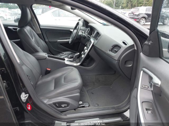 YV1612SK2G1311901 Volvo V60 T5 Premier