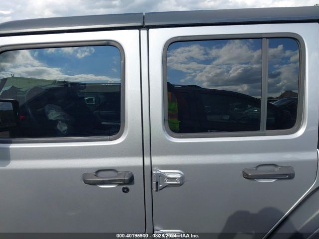 1C4HJXDG1JW272216 Jeep Wrangler Unlimited Sport S 4x4