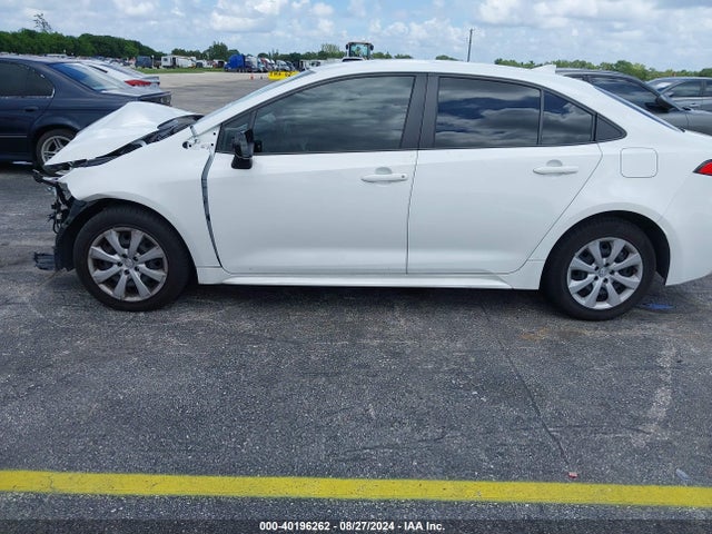 Toyota COROLLA LE 2022 JTDEPMAE7N3026121 Image 15