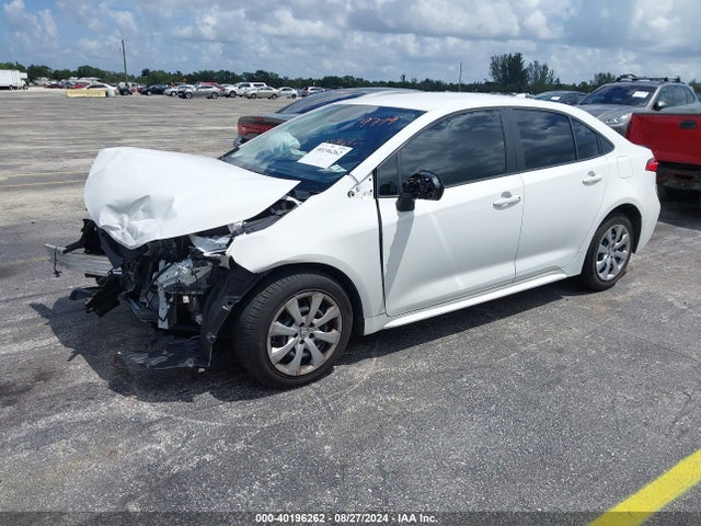 Toyota COROLLA LE 2022 JTDEPMAE7N3026121 Image 2