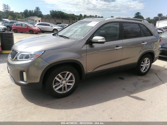 KIA SORENTO LX 2014 5XYKTCA61EG443022 Image 2