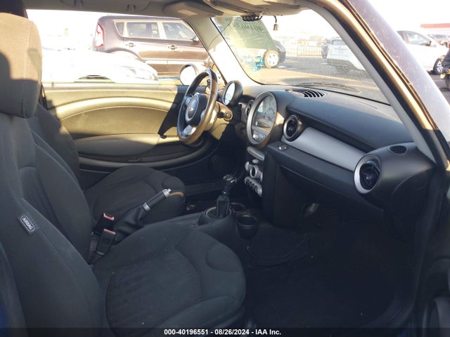 2009 MINI COOPER WMWMF33559TW70922 Photo 4