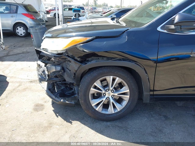 Toyota Highlander Le Plus V6 2015 5TDZKRFH9FS065518 Image 17