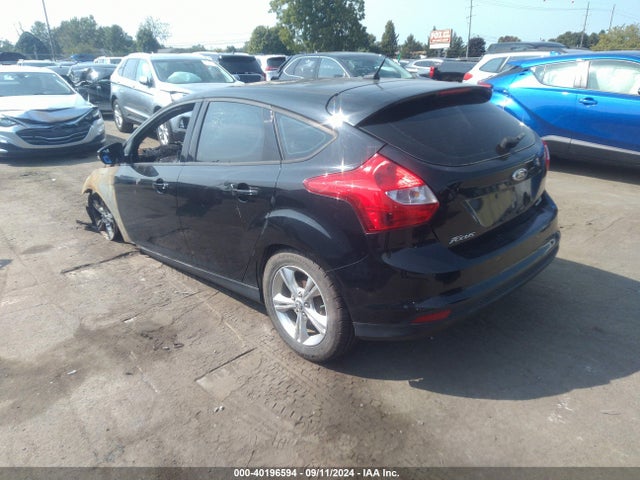 Ford FOCUS SE 2014 1FADP3K29EL286682 Image 3